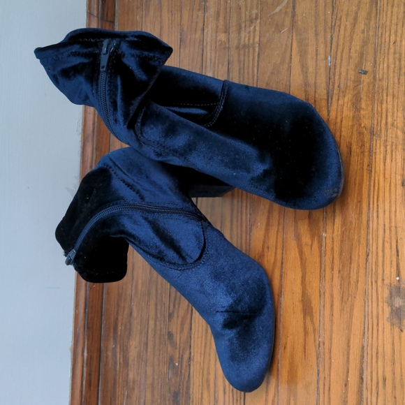 Candie's Shoes - Blue velvet Candies booties